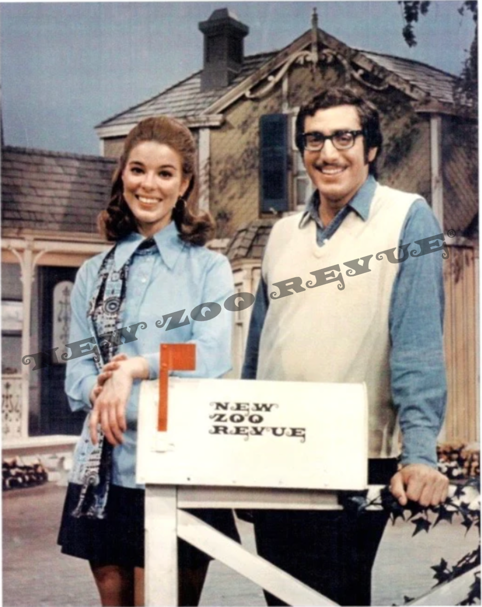New Zoo Revue Doug and Emmy Jo Photo Autographed Photo – NEW ZOO REVUE
